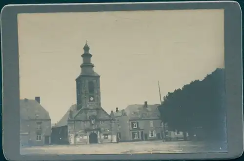 Foto Mariembourg Couvin Wallonien Namur, Platz mit Kirche