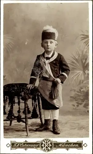 CdV Junge in Bergmannsuniform, Portrait