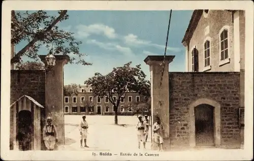 Ak Saida Algerien, Eingang zur Kaserne, Wachen