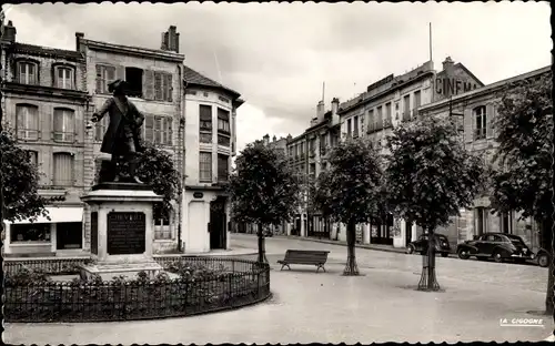 Ak Verdun Meuse, Place Chevert