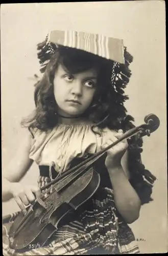 Ak Mädchen mit Geige, Portrait