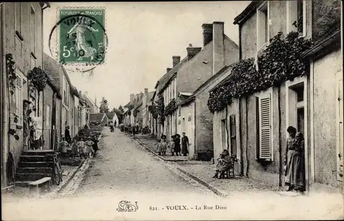 Ak Voulx Seine et Marne, La Rue Dieu