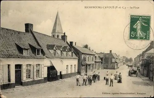 Ak Richebourg-l'Avoué Pas de Calais, La Place