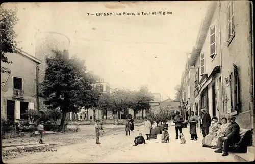 Ak Grigny Lyon Rhône, La Place, la Tour et l'Eglise