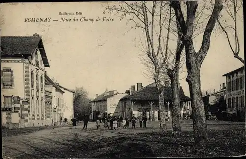 Romenay Saône et Loire, Place du Champ de Foire