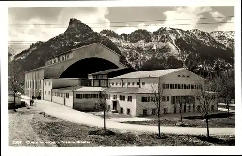 Ak Oberammergau in Oberbayern, Passionstheater, Gesamtansicht