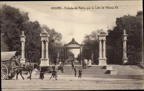 Ak Madrid Spanien, Entrada del Retro por la Calle de Alfonso XII