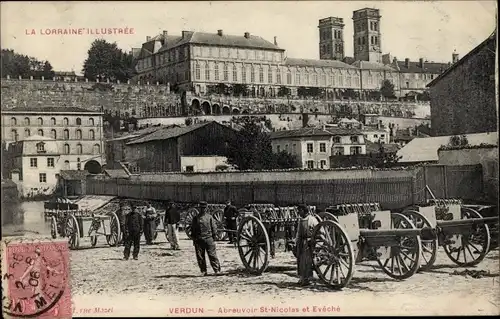 Ak Verdun Meuse, Abreuvoir St Nicolas et Eveche, französische Geschütze