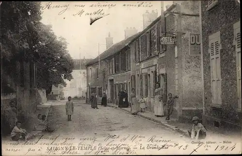 Ak Savigny-le-Temple Seine et Marne, La Grande Rue