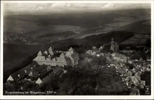 Ak Augustusburg im Erzgebirge, Panorama, Fliegeraufnahme