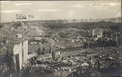 Foto Ak Lille Nord, Blick auf den zerstörten Ort, Kriegszerstörungen, I WK