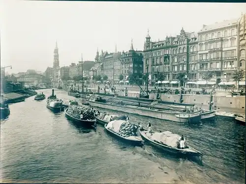 Foto Hamburg Altstadt, Dovenfleet, Lastkähne