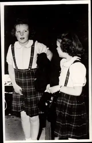 Ak Prinzessinnen Beatrix und Irene, Niederländisches Königshaus, Schweiz 1948
