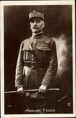 Ak Marechal Foch, Portrait in Uniform