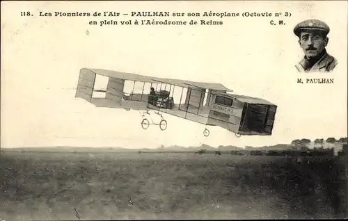 Ak Reims, Paulhan sur son Aeroplane Octavie no. 3, Doppeldecker, Flugpionier