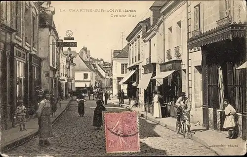 Ak La Chartre sur Loir Sarthe, Grande Rue, Geschäfte