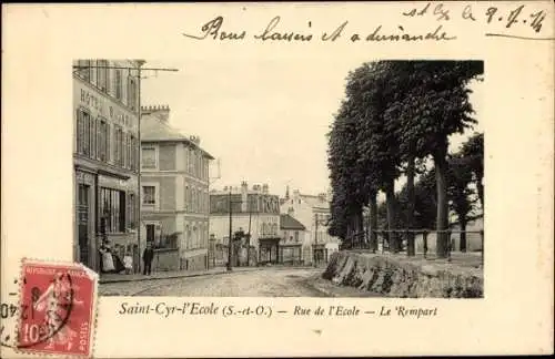 Ak Saint Cyr l'Ecole Yvelines, Rue de l'Ecole, Le Rempart