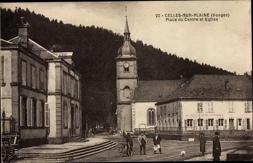 Ak Celles sur Plaine Vosges, Place du Centre et Eglise, Platz, Kirche