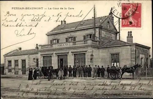 Ak Persan Beaumont Val-d’Oise, La Cour de la Gare