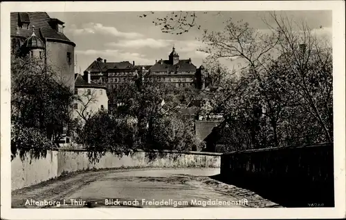 Ak Altenburg in Thüringen, Blick nach Freiadeligem Magdalenenstift