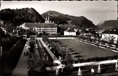 Ak Berchtesgaden in Oberbayern, Kurgarten mit Schloss