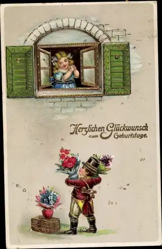 Ak Glückwunsch Geburtstag, Mädchen am Fenster, Verehrer mit Blumensträußen