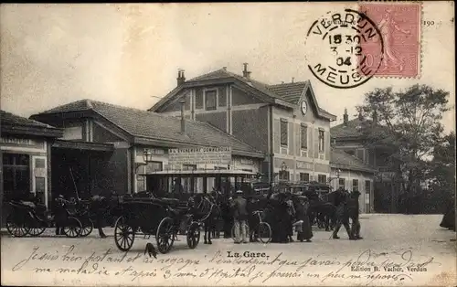 Ak Verdun Meuse, La Gare, Kutsche