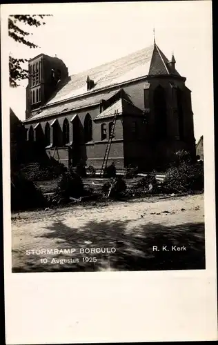 Foto Ak Borculo Gelderland, Stormramp, 10 August 1925, Sturmschäden an der Kirche