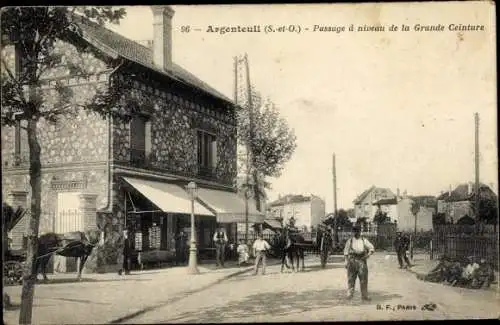 Ak Argenteuil Val d'Oise, Passage a niveau de la Grande Ceinture