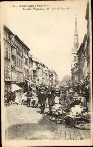 Ak Villefranche sur Saône Rhône, La Rue Nationale, un jour de marché