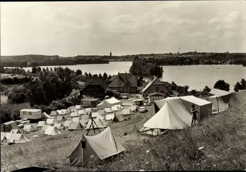 Ak Feldberg Feldberger Seenlandschaft in Mecklenburg, Campingplatz, Hüttenberg