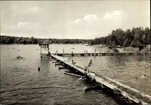 Ak Möhlau Gräfenhainichen im Landkreis Wittenberg, Schwimmbad des VEB Braunkohlenwerk Mulde-Nord