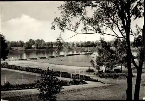 Ak Möhlau Gräfenhainichen im Landkreis Wittenberg, Schwimmbad des VEB Braunkohlenwerk Mulde-Nord