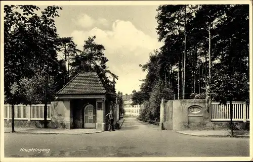 Ak Coswig in Sachsen, Wettinstift, Haupteingang