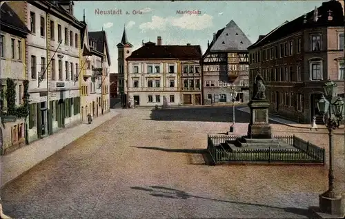 Ak Neustadt an der Orla, Marktplatz, Denkmal