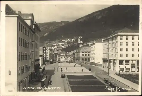 Foto Ak Bergen Norwegen, Straßenpartie, Berge