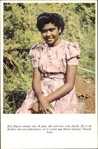 Ak Papua Neuguinea, een Papoes meisje van 18 jaar, Mädchen in rosa Kleid