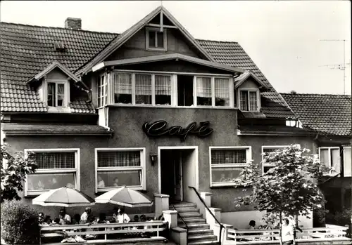 Ak Bad Suderode Quedlinburg im Harz, Blick auf das Café Forbrich, Eingang, Sonnenschirme