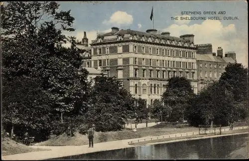 Ak Dublin Irland, Stephens Green and the Shelbourne Hotel
