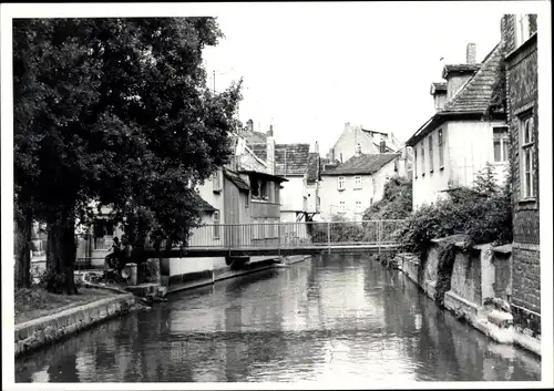 Foto Ak Erfurt in Thüringen, Partie am Fluss, Brücke, Häuser