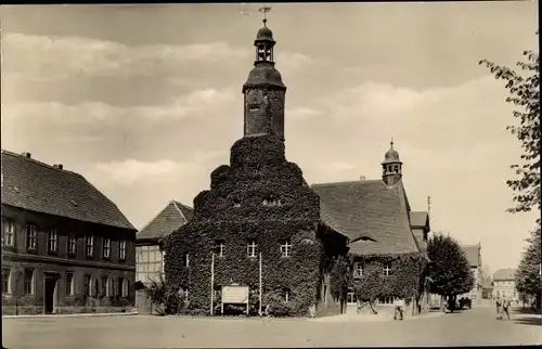 Ak Allstedt in Sachsen Anhalt, Blick auf das Rathaus, Straßenpartie