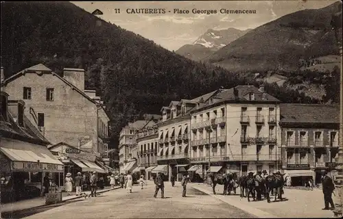 Ak Cauterets Hautes Pyrénées, Place Georges Clemenceau