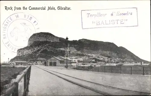 Ak Gibraltar, Rock from the Commercial Mole, Felsen, Ort im Hintergrund