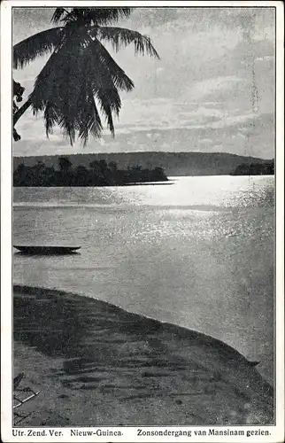 Ak Neu Guinae Nieuw-Guinea, Zonsondergang van Mansinam gezien, Sonnenuntergang, Strand