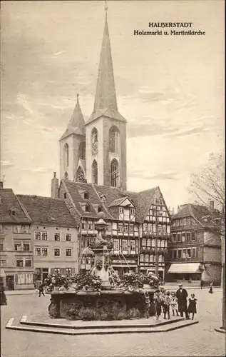 Ak Halberstadt am Harz, Holzmarkt, Martinikirche, Brunnen, Kinder