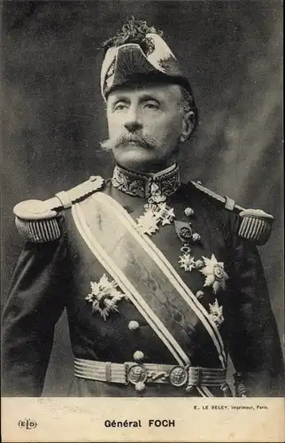 Ak General Foch, Portrait in Uniform, Heerführer