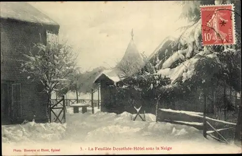 Ak La Feuillée Nouvelle Le Val d'Ajol Lothringen Vosges, Dorothee Hotel sous sa Neige, Winteransicht