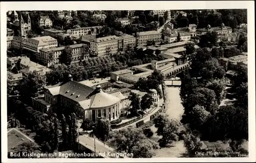 Ak Bad Kissingen Unterfranken Bayern, Regentenbau und Kurgarten, Fliegeraufnahme