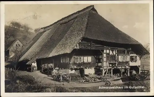 Ak Gutach im Breisgau Schwarzwald, Schwarzwaldhaus im Gutachtal