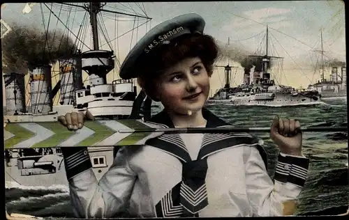 Ak Deutsche Kriegsschiffe, Junge Frau in Matrosenuniform, Mützenband SMS Sachsen